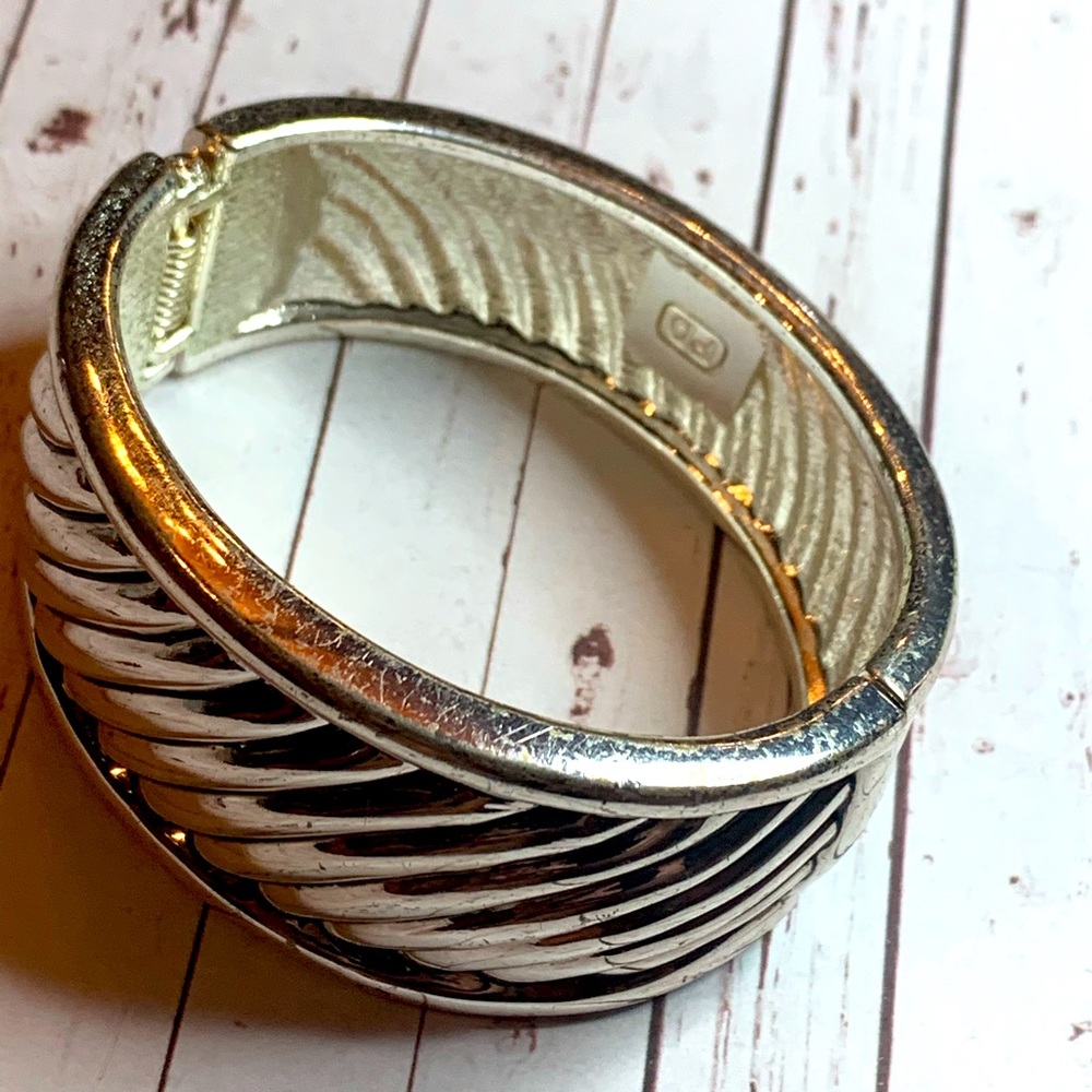 🌺Boho Vintage Silvertone Bracelet (PD) sideopening